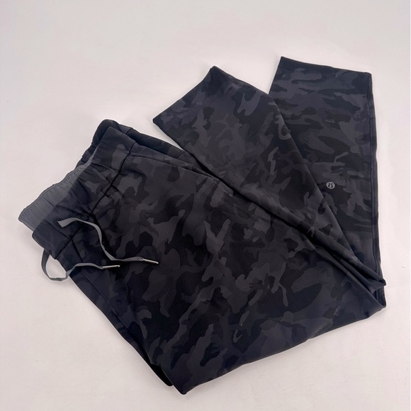 Lululemon On The Fly Pant *28" Incognito Camo Multi Grey / Coal 12 - Picture 1 of 6
